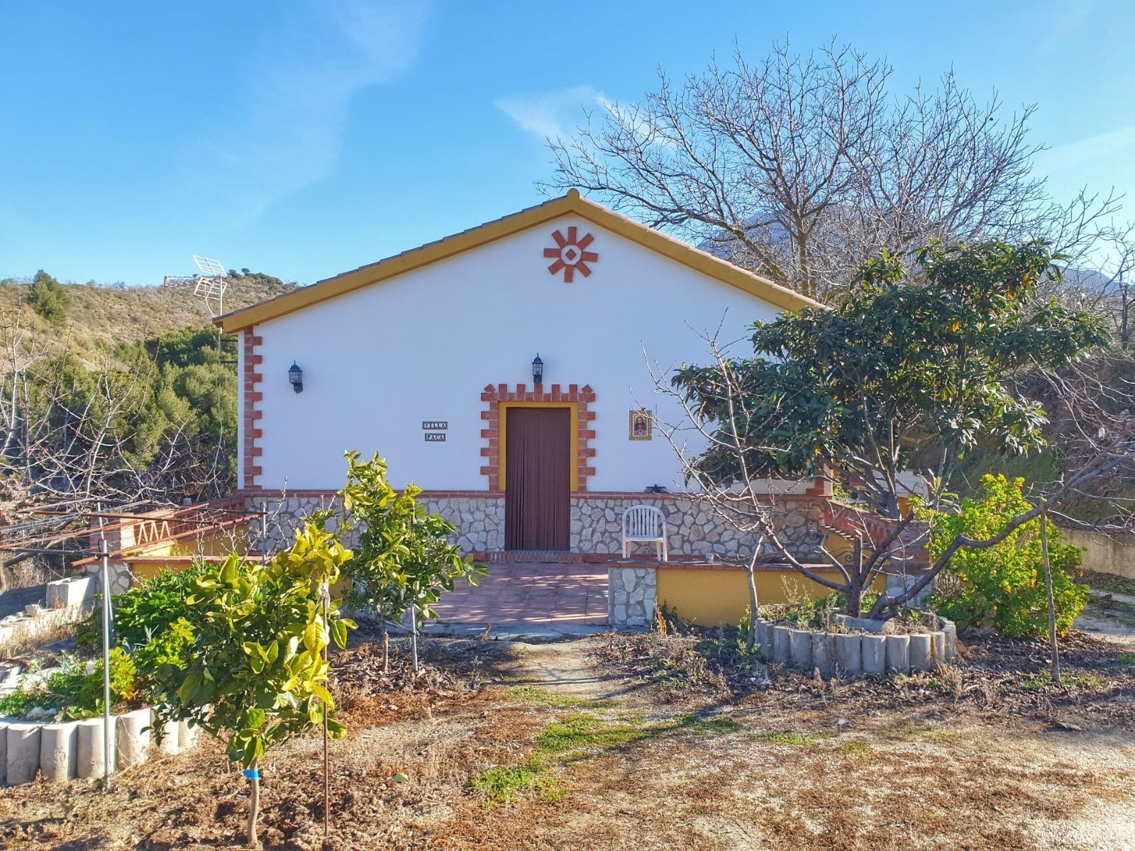 Land with house in the Sierra de las Nieves